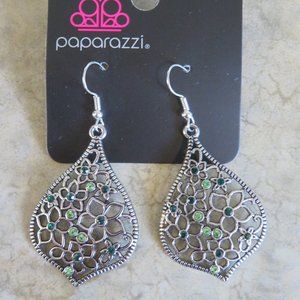Paparazzi Jewelry Earrings Silver tone w/ Green
